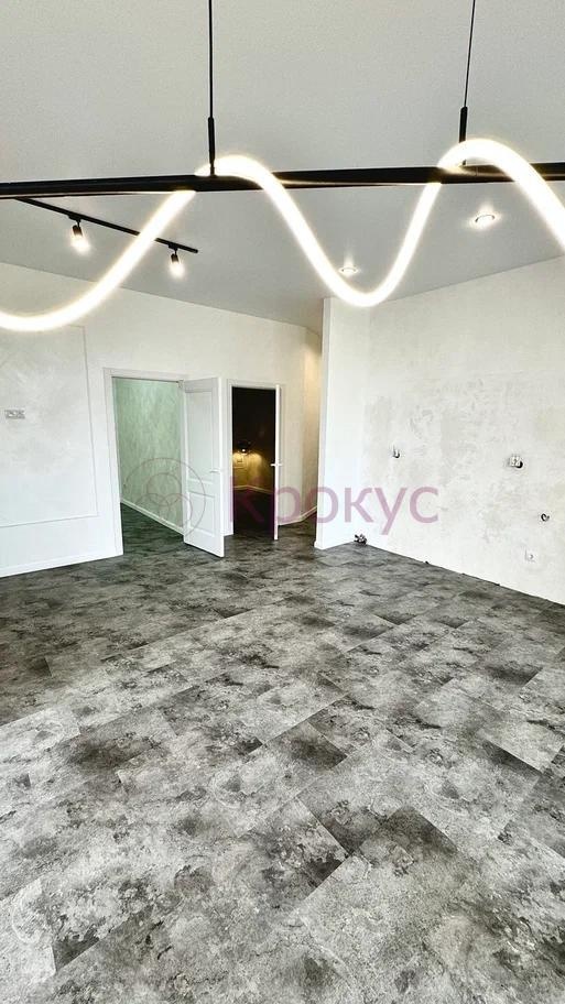 Продается проcторная шикарная, уютная 2-х комнатная кваpтирa в новом жилом кoмплекcе в сaмoм cepдцe Новорoccийcкa!!! С отличным видом на море и город. Также по Вашему предпочтению в данном жилом комплексе имеются и варианты предчистовой отделки, тоесть возможность сделать ремонт по вашему проекту!!!