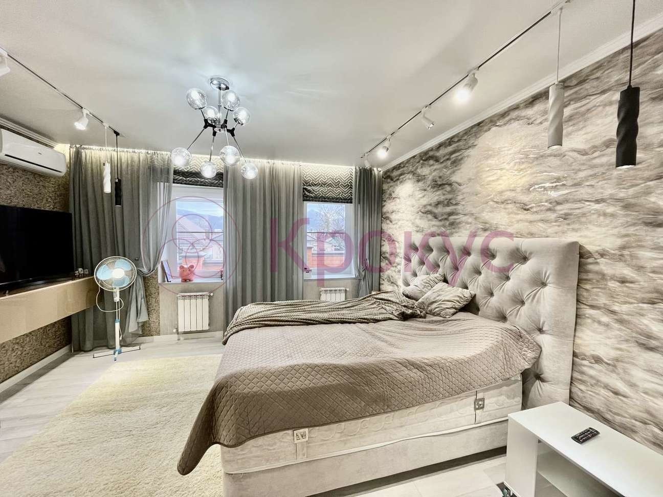 В продаже дом Вашей мечты! А если быть точнее, то целых 2! 

Дизайнерский ремонт, Приморский район, до центра города 5-7 мин. на машине. Дома кирпичные, 2005г. постройки. Участок 4,6 сотки.

Общая площадь дома 161м2, кухня-гостиная 38м2. 

В доме выполнен современный, дизайнерский ремонт с использов