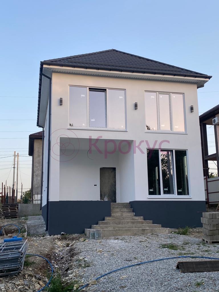 Мечтаете приобрести свой дом на юге? 

Для Вас в продаже просторный дом 160 кв.м. для дружной семьи на участке 6 сотки в живописном месте ст.Раевская!
 Дом в предчистовой отделке. Оштукатуренные стены (гипс). Разводка электричества и интернета. Отопление теплый пол и радиаторы в спальнях. Полностью 